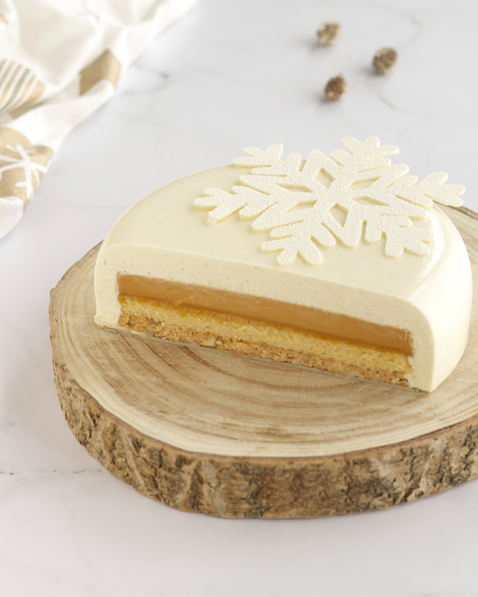 découpe entremets de Noël 