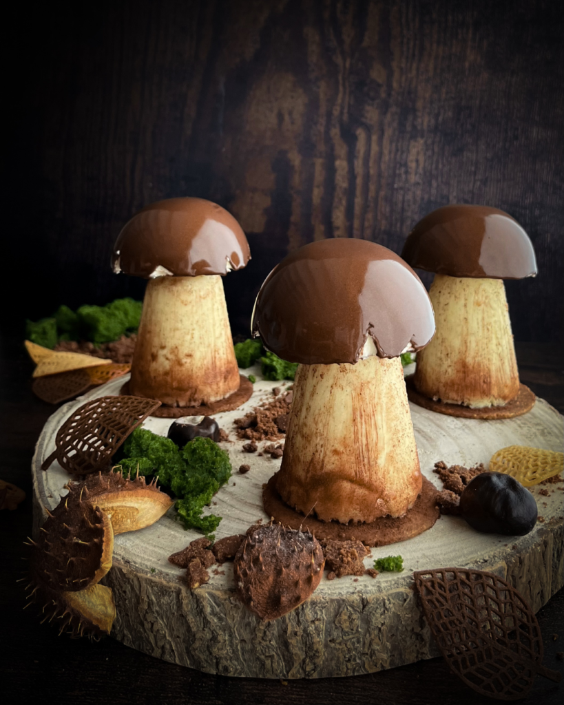 Champignons en trompe-l'oeil sur fond foncé