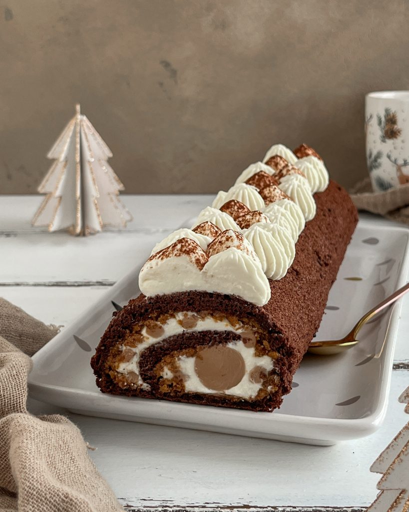 Découpe bûche roulée Tiramisu