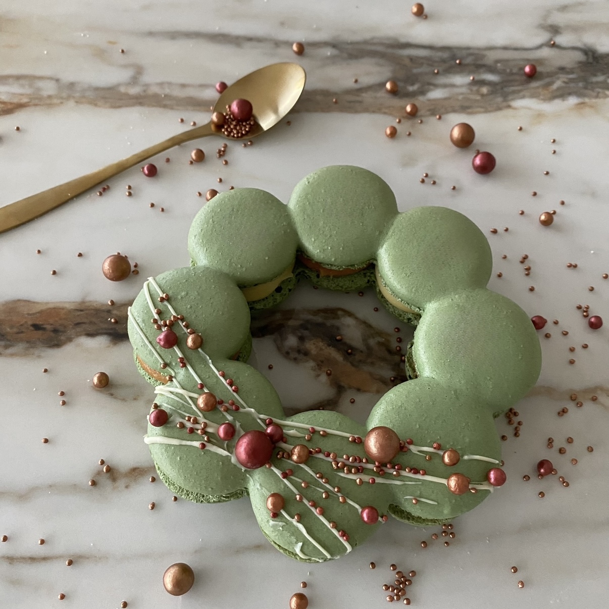 Couronne de macarons verts